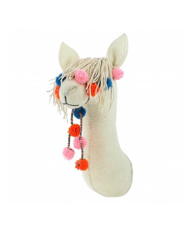 Trophée tête de lama et sa bride colorée Trophée tête de lama et sa bride colorée